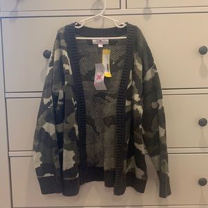 Girls Camo Cardigan Size M